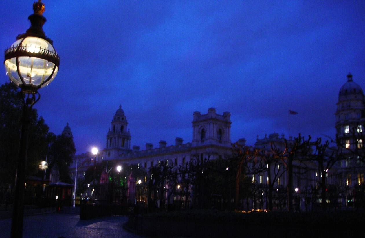 Центр Лондона на кілька годин поринув у темряву