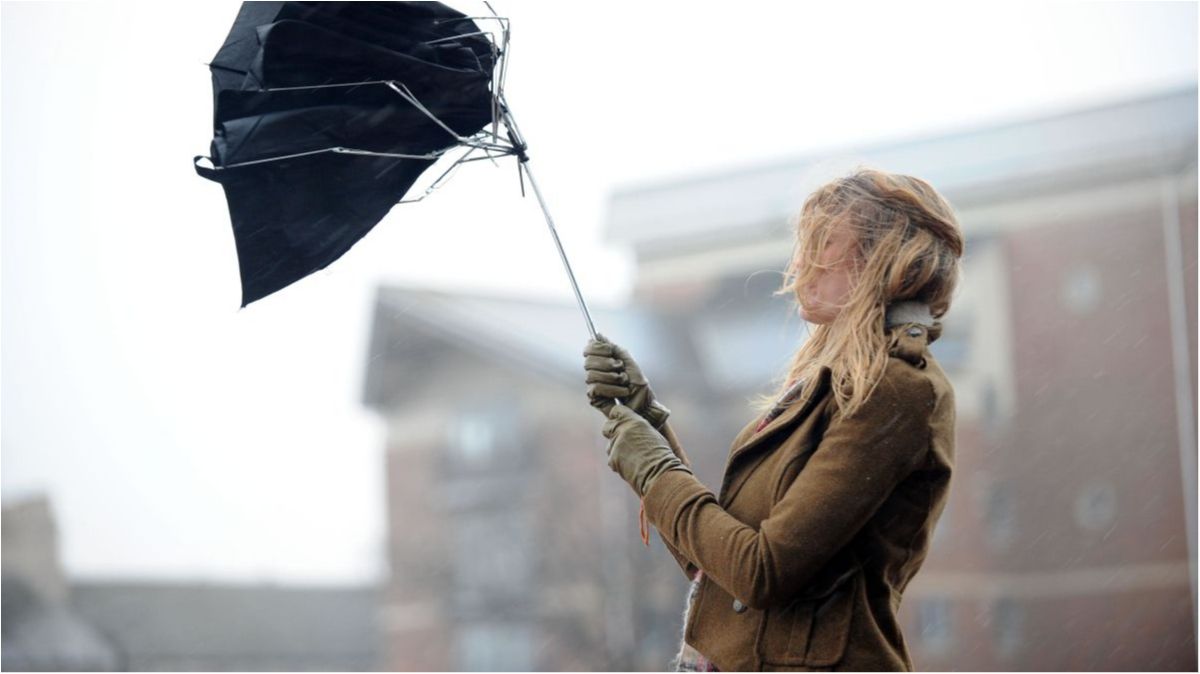 На Україну насувається потужний буревій