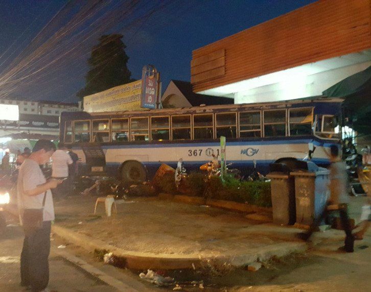 В Таїланді сталася масштабна ДТП: моторошне відео