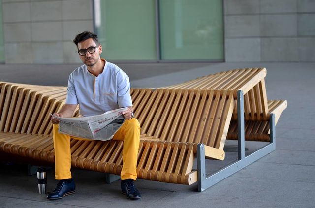 Польські лікарі переодягнуться в синьо-жовті халати - фото 116841