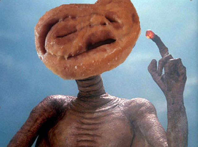 У соцмережах сміються із фото дивного тістечка
 - фото 119712