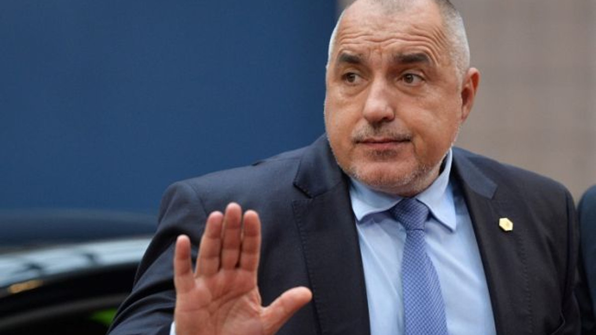 Прем'єр-міністр Болгарії йде у відставку - фото 1