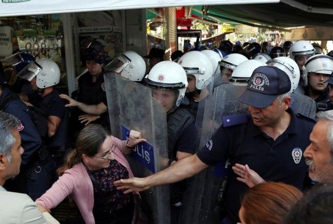 У Туреччині підірвали поліцейський відділок: є жертви - фото 1