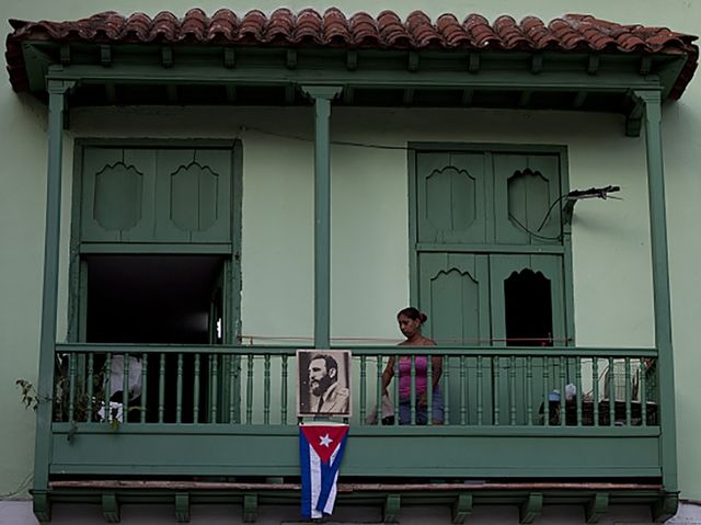 На Кубі прощаються з Кастро: фоторепортаж - фото 122155