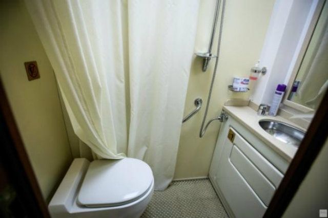 Журналісти показали нові фото VIP-вагону Укрзалізниці - фото 115060