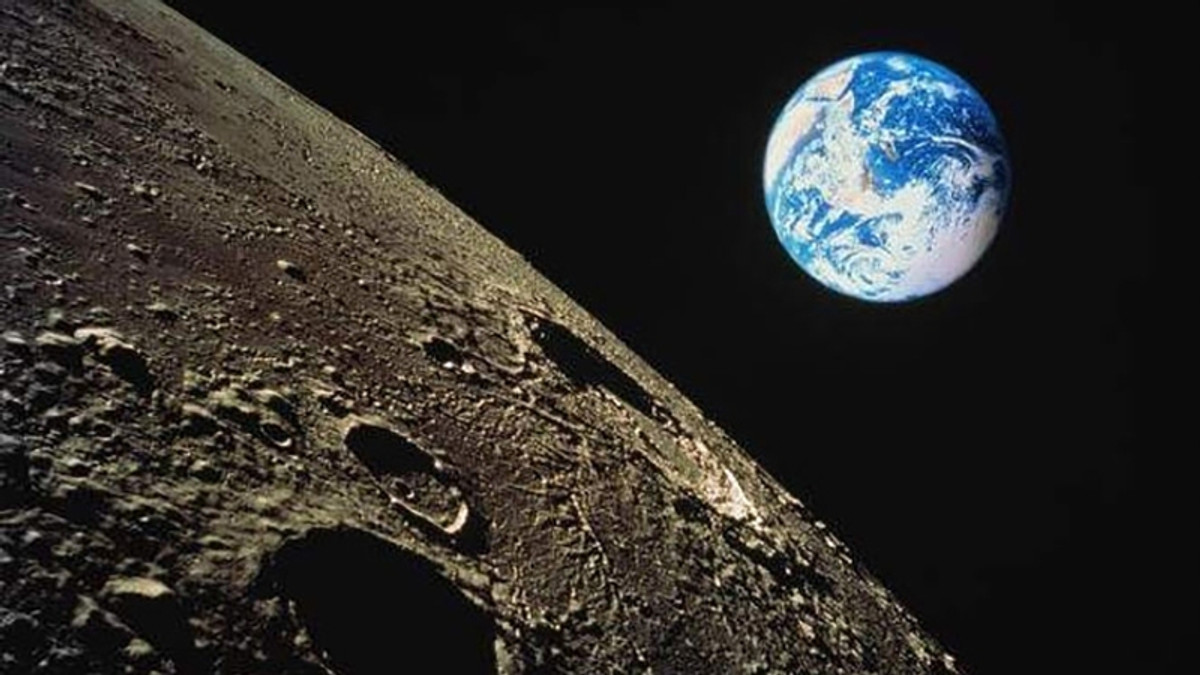Місяць і Земля - фото 1