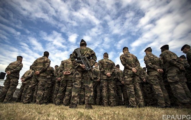 Франція відправить до Естонії 300 солдатів і бронетехніку