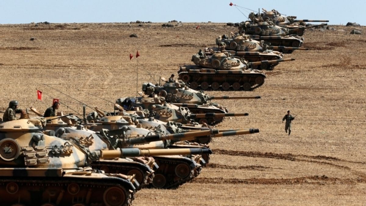 Туреччина стягує танки до кордону з Іраком - фото 1
