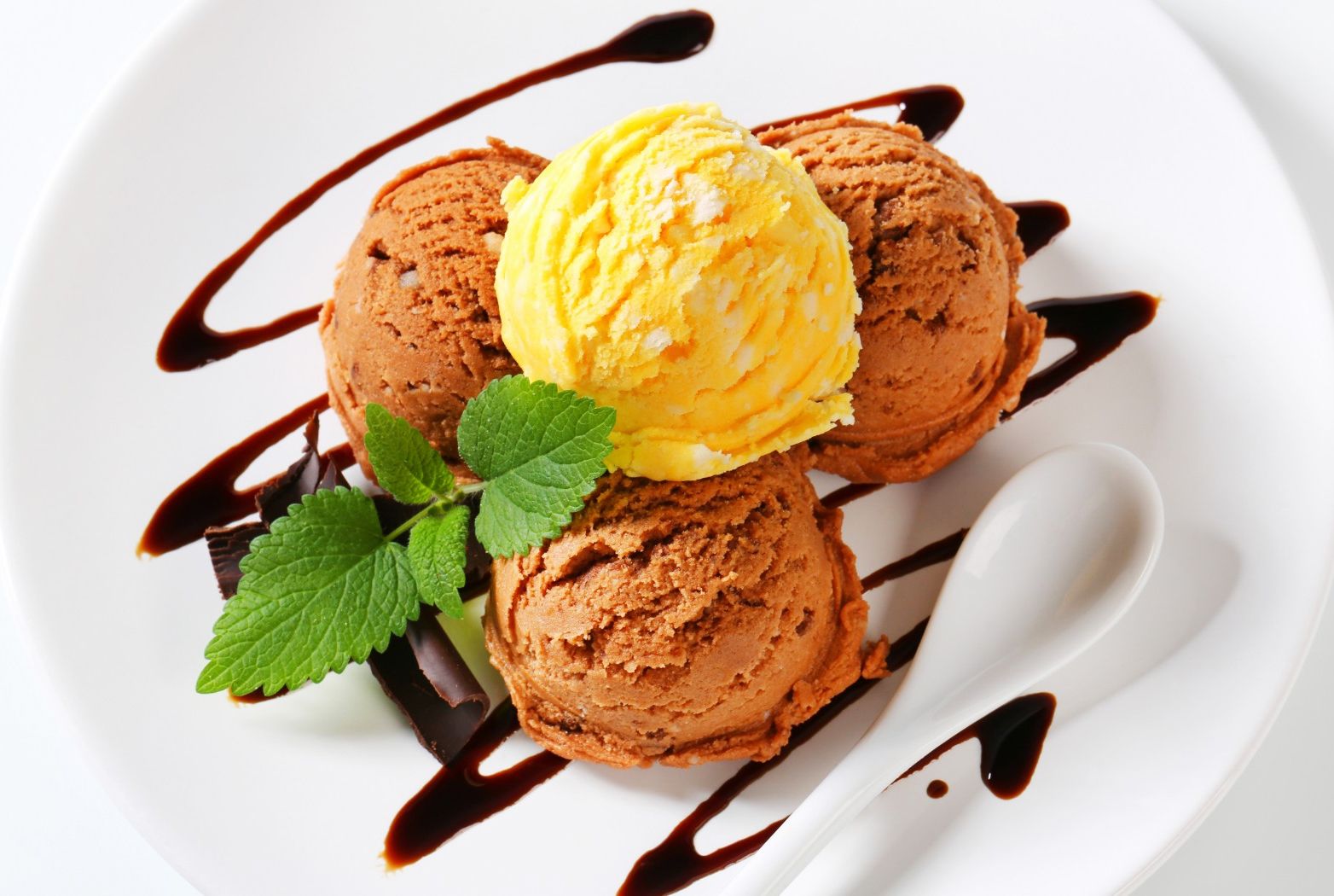 Названо 3 неочікувані продукти, які провокують депресію