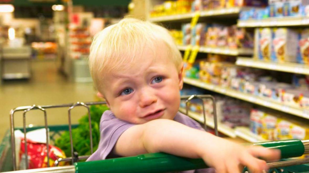 Дитина в супермаркеті - фото 1