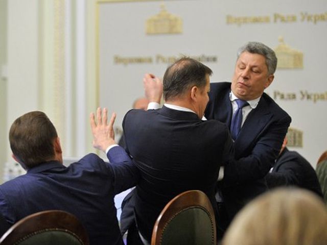 За фактом бійки між Ляшком та Бойком поліція відкрила провадження