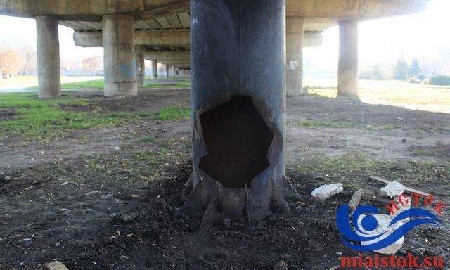 У Луганську підірвали пам'ятник від путінських байкерів: фотофакт - фото 117677