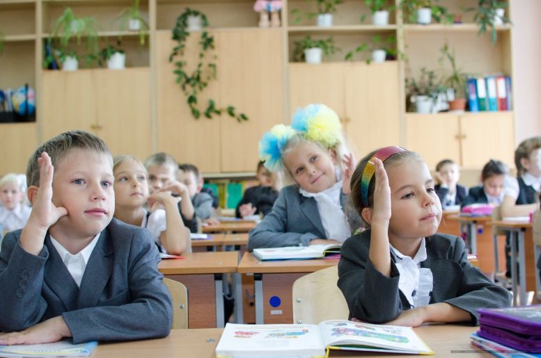 У частині міст України закрили школи через негоду