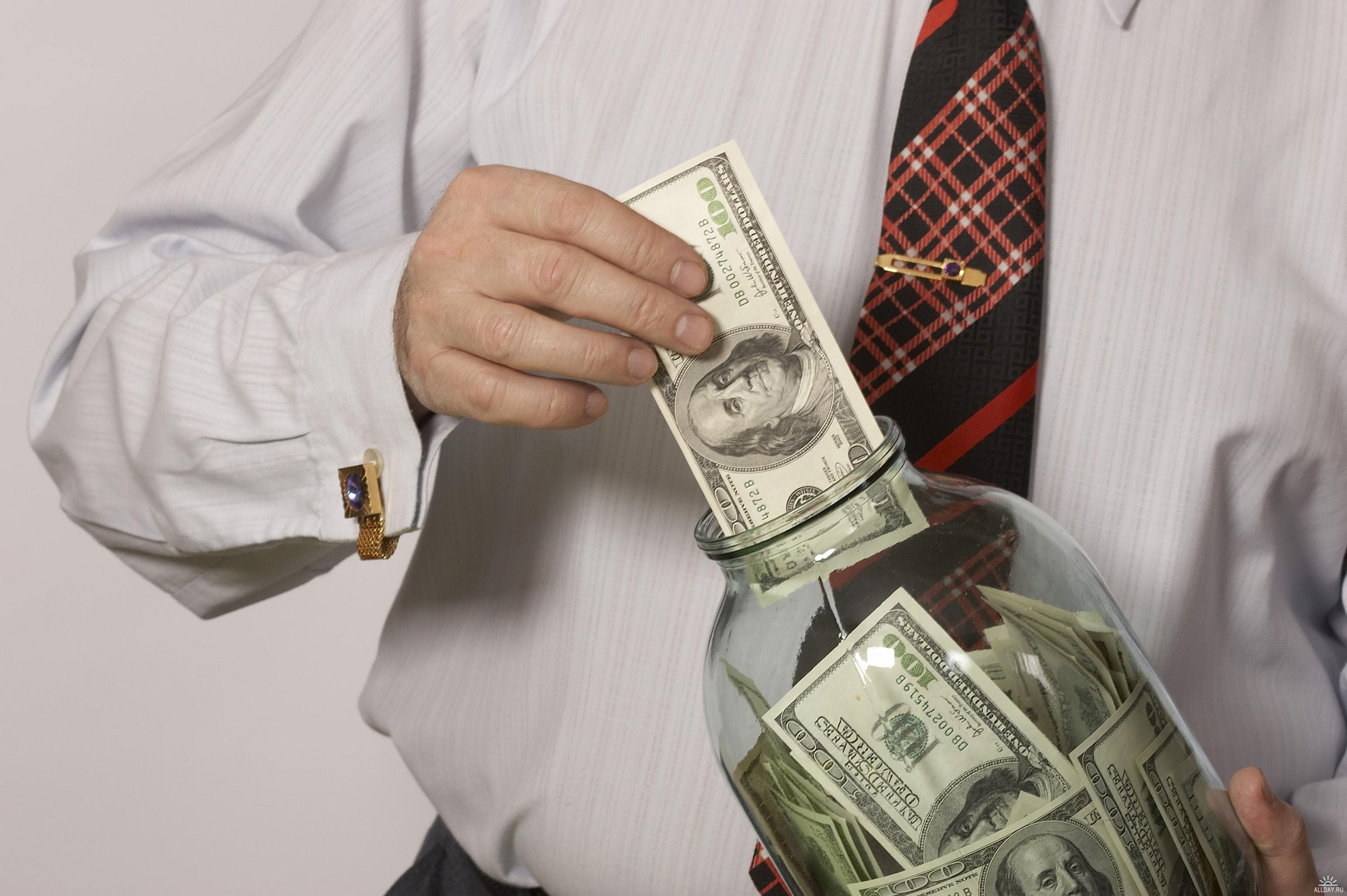 Недовіра до банків: понад сім мільярдів гривень нардепи тримають вдома