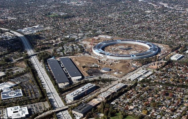 З'явилися фото космічного офісу Apple зсередини - фото 125419