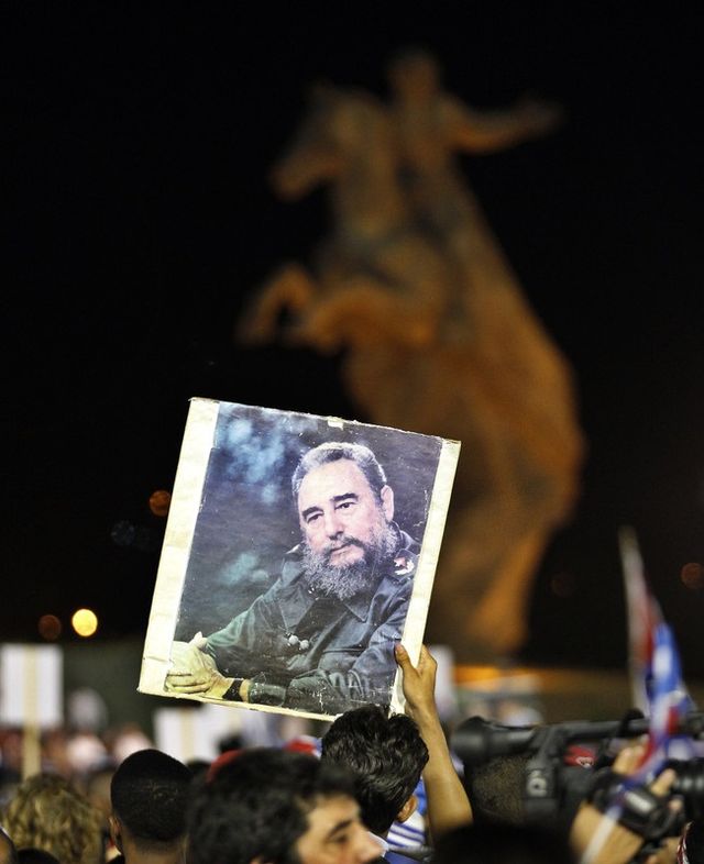 На Кубі поховали прах Фіделя Кастро
 - фото 123861