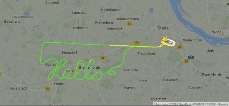 Літак написав "Hello" у небі над Німеччиною: фотофакт