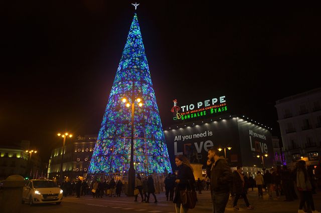 Площа Пуерта-дель-Соль в Мадриді, Іспанія - фото 124139