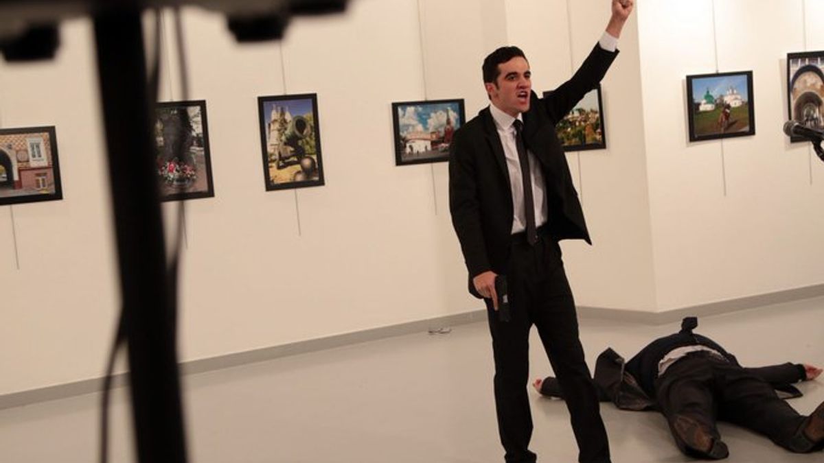 Напад на російського посла в Анкарі - фото 1