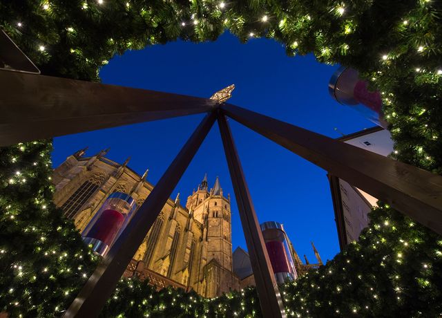 Перед кафедральним собором Діви Марії в Ерфурті, Центральна Німеччина - фото 124137