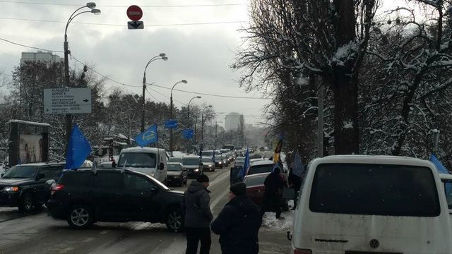 Автомайдан пікетує дім Авакова: з'явилися фото
 - фото 123800
