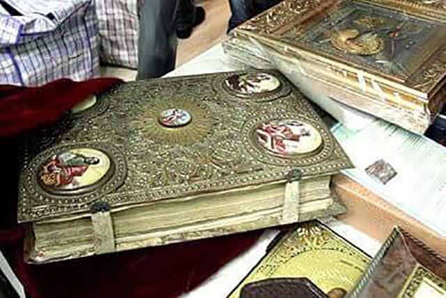 У Нацполіції назвали вартість вилучених цінних речей Азарова - фото 1