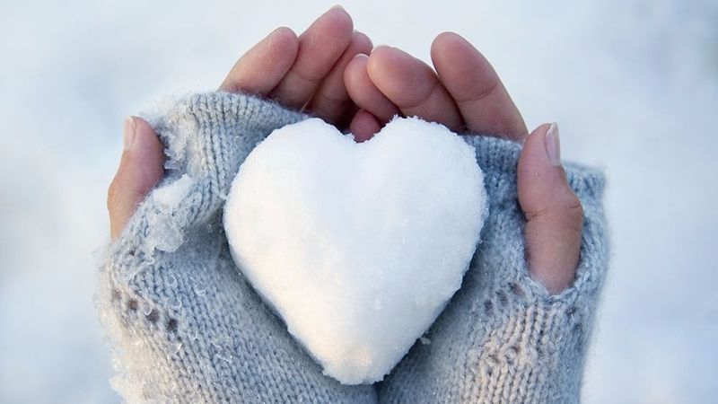 Як доглядати за шкірою рук узимку