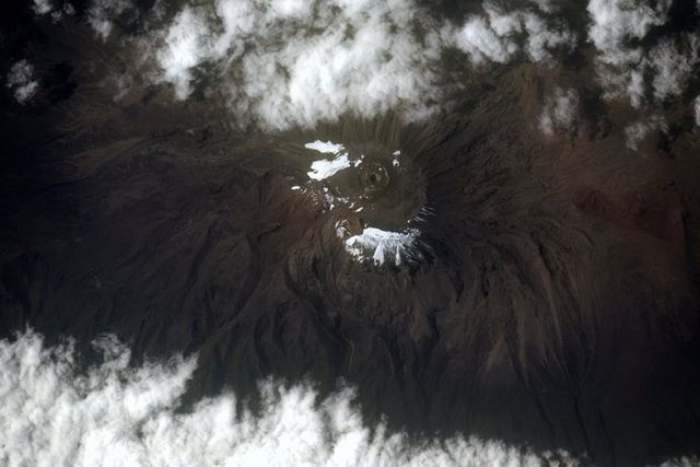 Астронавт показав найкращі фото року з космосу- фото 125256