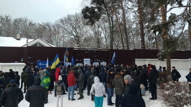 Автомайдан пікетує дім Авакова: з'явилися фото
 - фото 123798