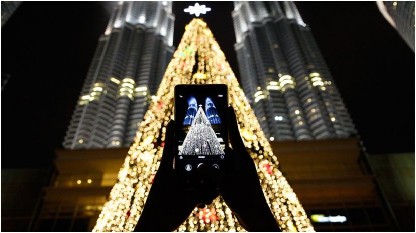 Найкращі різдвяні ялинки світу: фоторепортаж