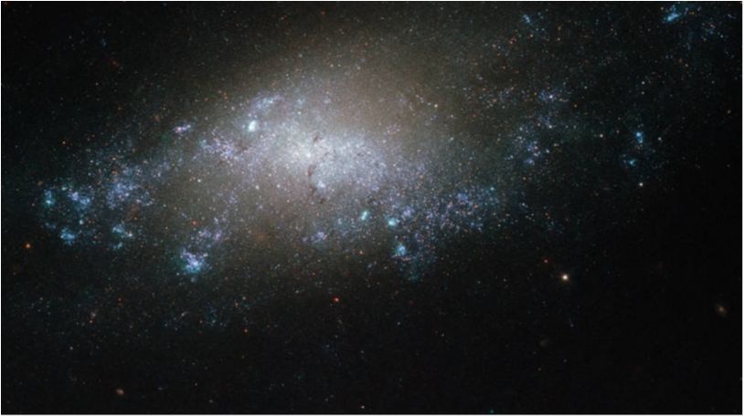 NASA виявило неймовірну галактику із синіх зірок