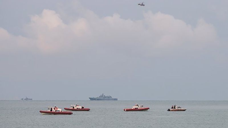 Рятувальники знайшли тіла в жилетах на місці катастрофи Ту-154