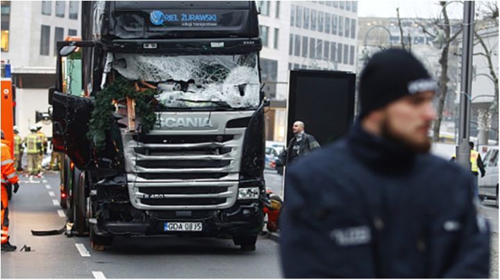 Німецький ярмарок після теракту: моторошне відео