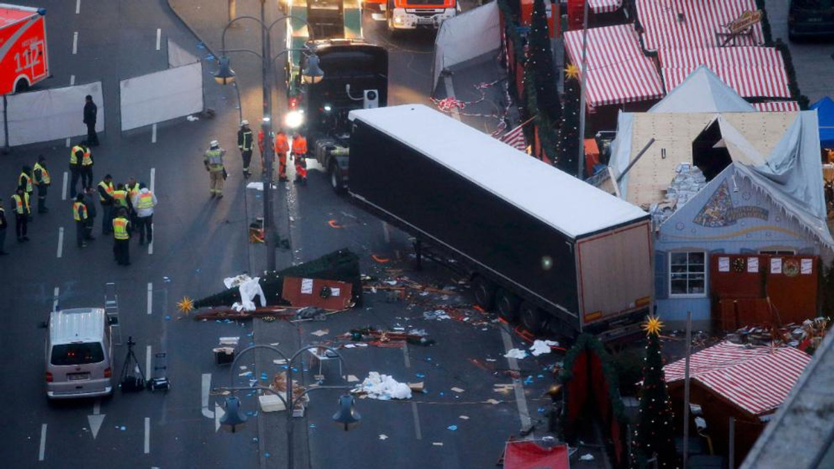 Ярмарок у Берліні після трагедії - фото 1