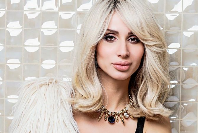 Українська "співачка року" похвалилася черговим візитом до Росії