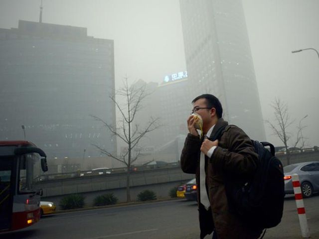 Пекін затягнув найнебезпечніший смог року з'явилися фото
 - фото 128551