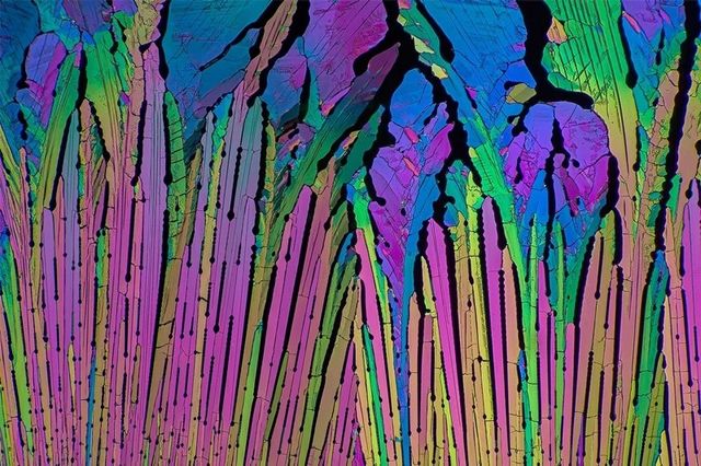 Фотограф показав парацетамол під мікроскопом - фото 130742