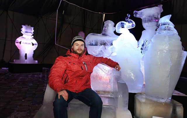 Зимова казка у Львові: у місті відкрили будинок крижаних скульптур - фото 127591