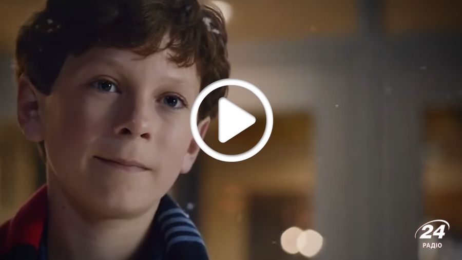 Мережу розчулив різдвяний ролик від Mercedes-Benz