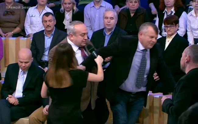 Політолога вигнали за відмову вшанувати жертв Ту-154