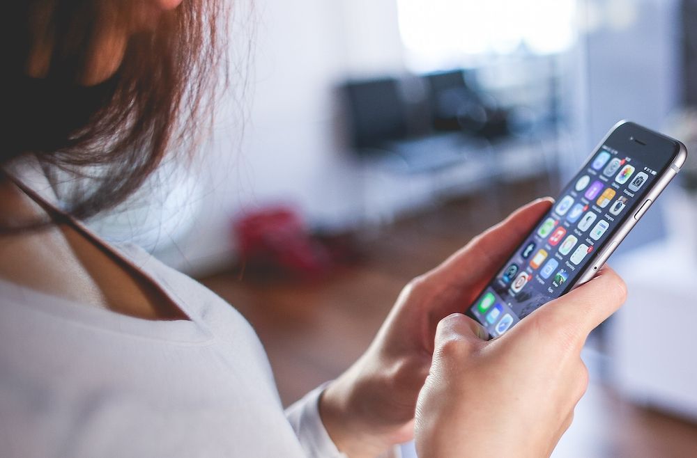 Психологи розповіли, як соцмережі впливають на святковий настрій