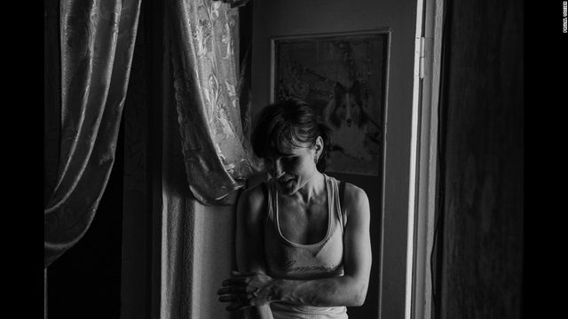 Тетяна, Віл-позитивна. Виховує трьох дітей. Вірусом заразилася від чоловіка, який помер минулоріч - фото 123082