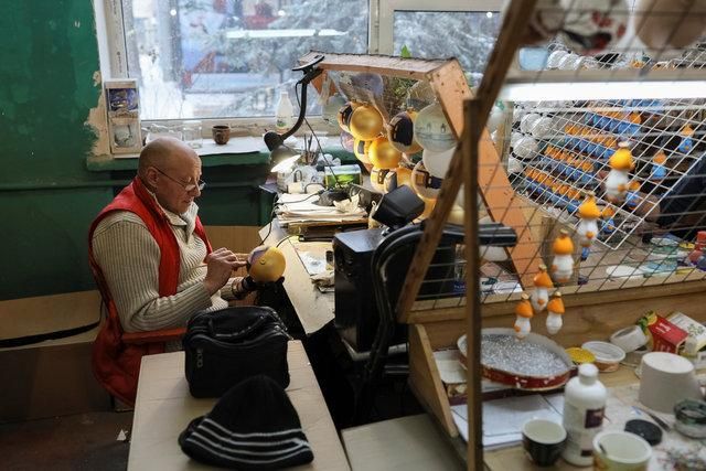 Як виготовляють українські новорічні іграшки: неймовірні фото - фото 127291