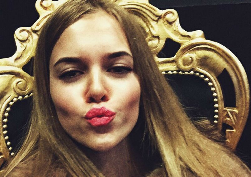 Мережу підірвали фото розкішного життя молодшої сестри Деєвої