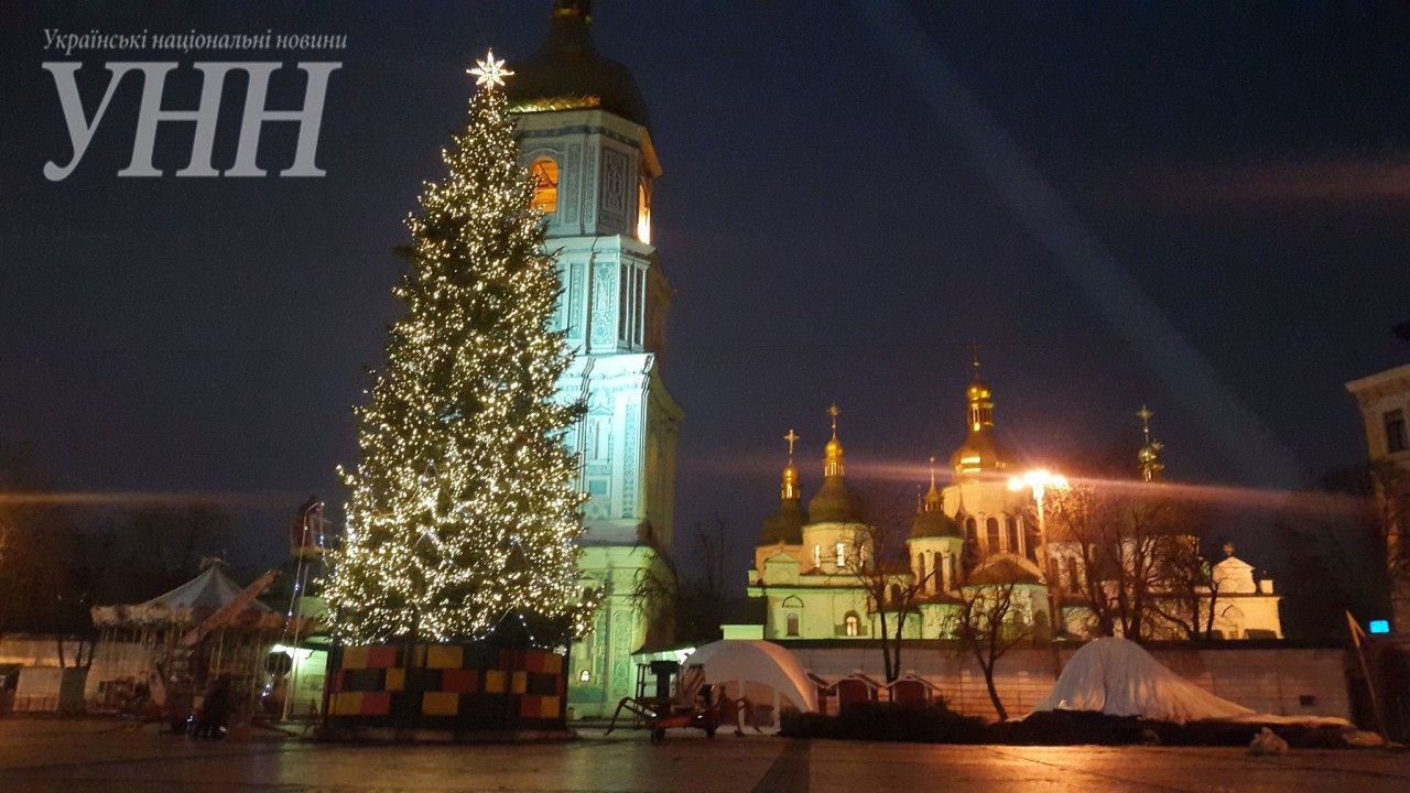 У Києві запалили головну ялинку країни