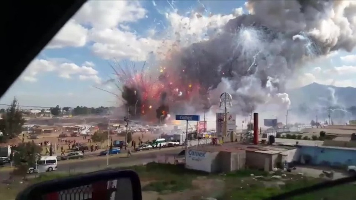 Наслідки вибуху на ярмарку феєрверків у Мексиці: фоторепортаж - фото 1