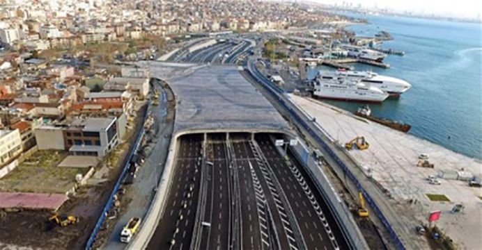 У Стамбулі відкрили перший автомобільний тунель під Босфором