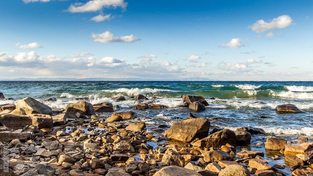 Як замерзає найглибше озеро у світі: дивовижні фото - фото 129726