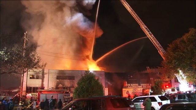 У США згорів нічний клуб: перші фото та відео