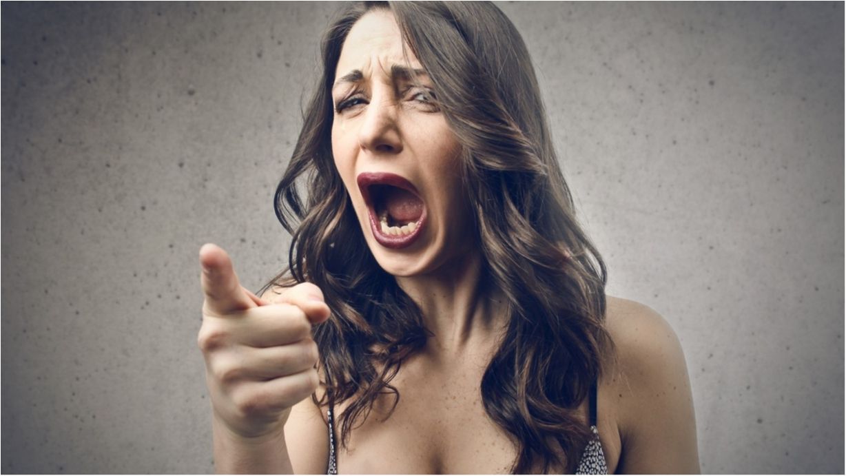 Вчені розповіли, чому жінки взимку більш агресивні